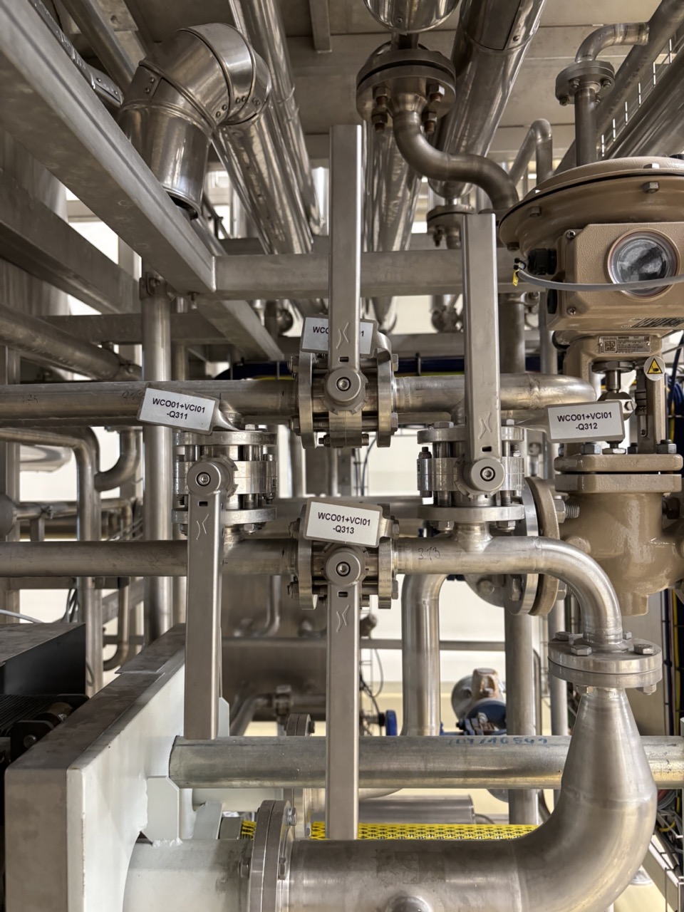 Heat exchanger valves — reverse flow position for wortway CIP and sanitisation